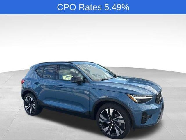 2023 Volvo XC40 B5 AWD Ultimate Dark Theme