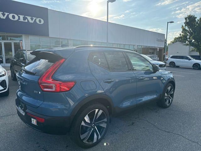 2023 Volvo XC40 B5 AWD Ultimate Dark Theme