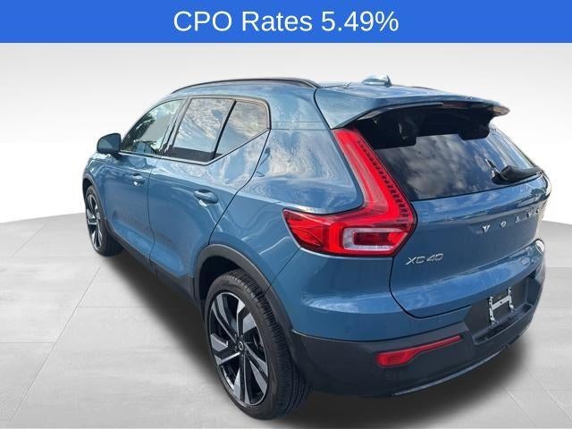 2023 Volvo XC40 B5 AWD Ultimate Dark Theme
