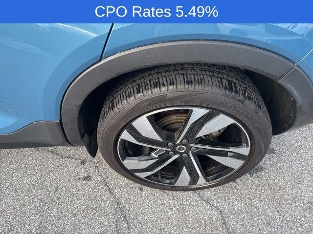 2023 Volvo XC40 B5 AWD Ultimate Dark Theme