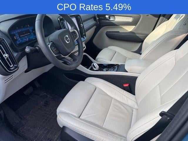 2023 Volvo XC40 B5 AWD Ultimate Dark Theme