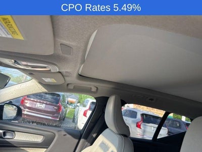 2023 Volvo XC40 B5 AWD Ultimate Dark Theme
