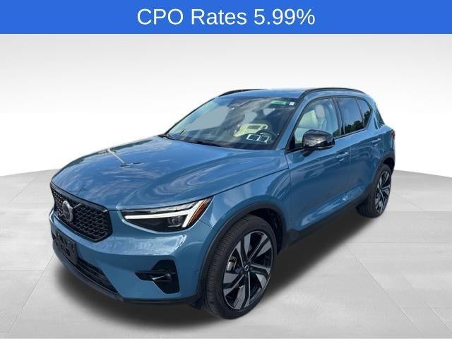 2023 Volvo XC40 B5 AWD Ultimate Dark Theme