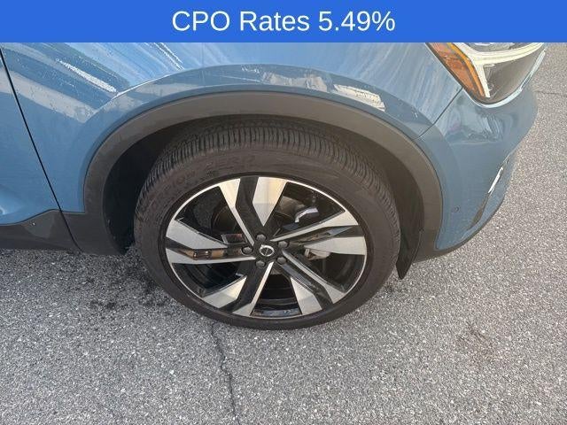 2023 Volvo XC40 B5 AWD Ultimate Dark Theme