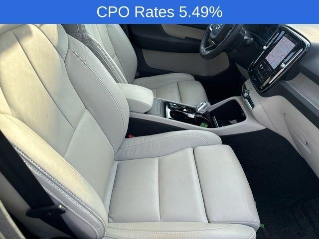 2023 Volvo XC40 B5 AWD Ultimate Dark Theme