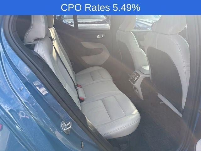 2023 Volvo XC40 B5 AWD Ultimate Dark Theme