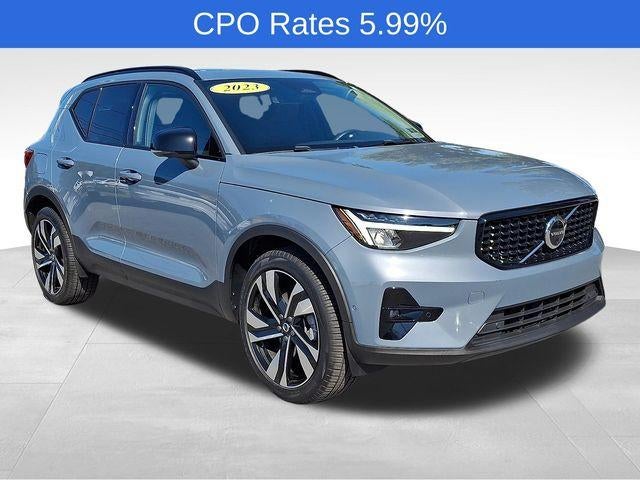 2023 Volvo XC40 B5 AWD Ultimate Dark Theme