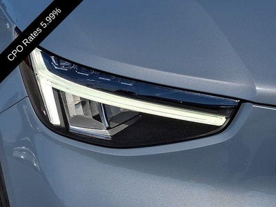 2023 Volvo XC40 B5 AWD Ultimate Dark Theme