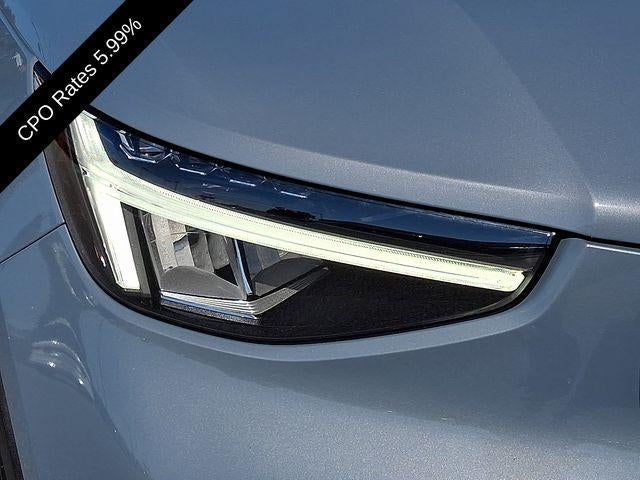 2023 Volvo XC40 B5 AWD Ultimate Dark Theme