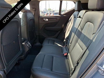2023 Volvo XC40 B5 AWD Ultimate Dark Theme