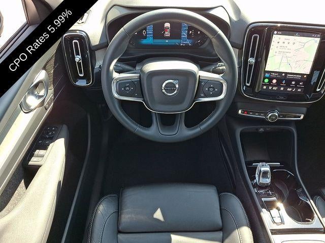 2023 Volvo XC40 B5 AWD Ultimate Dark Theme
