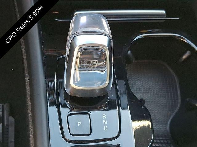 2023 Volvo XC40 B5 AWD Ultimate Dark Theme
