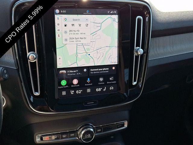 2023 Volvo XC40 B5 AWD Ultimate Dark Theme