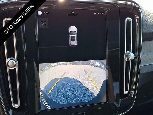 2023 Volvo XC40 B5 AWD Ultimate Dark Theme