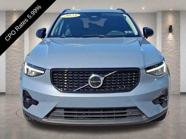 2023 Volvo XC40 B5 AWD Ultimate Dark Theme