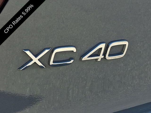 2023 Volvo XC40 B5 AWD Ultimate Dark Theme