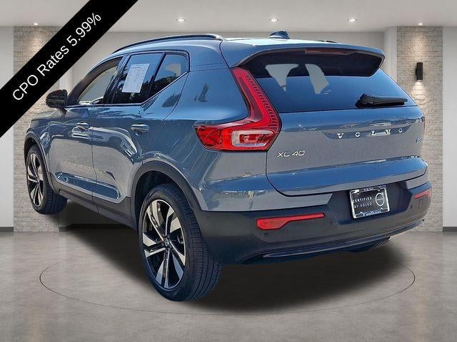 2023 Volvo XC40 B5 AWD Ultimate Dark Theme