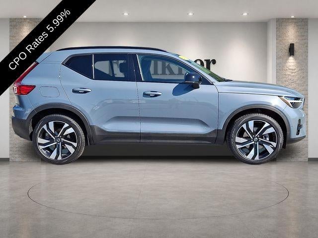2023 Volvo XC40 B5 AWD Ultimate Dark Theme
