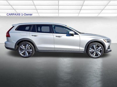 2025 Volvo V60 Cross Country B5 AWD Plus