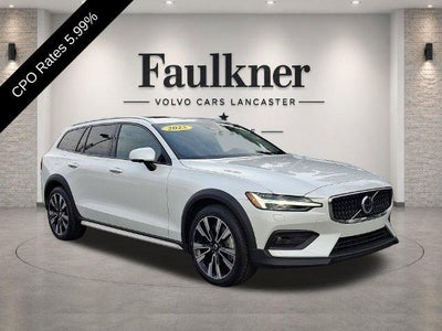 2025 Volvo V60 Cross Country B5 AWD Ultra