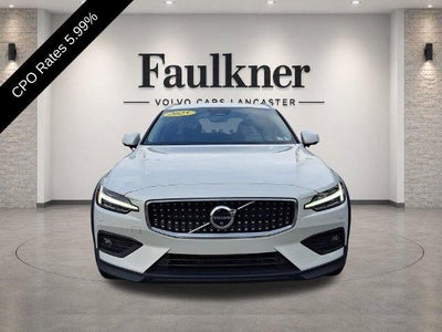 2025 Volvo V60 Cross Country B5 AWD Ultra