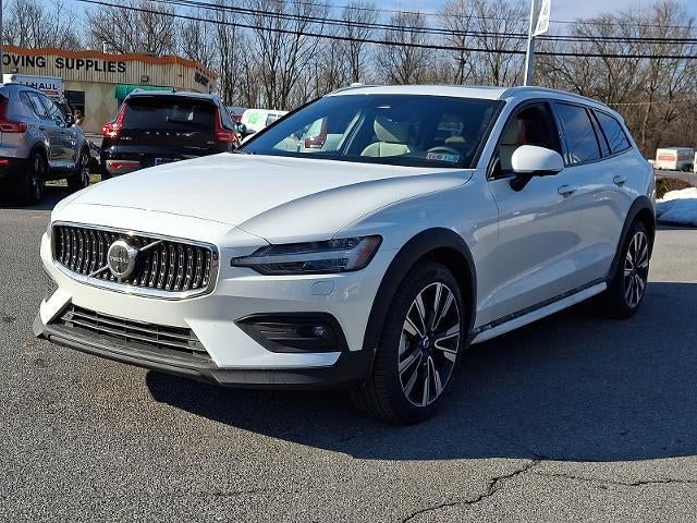 2026 Volvo V60 Cross Country B5 AWD Ultra