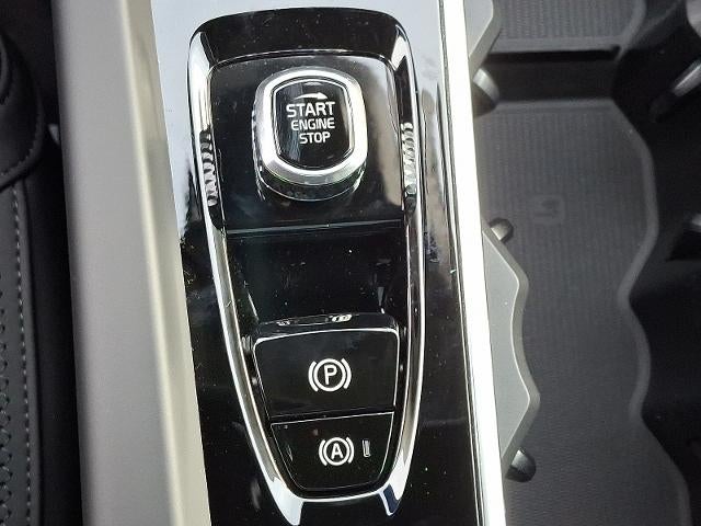 2026 Volvo XC60 B5 AWD Plus
