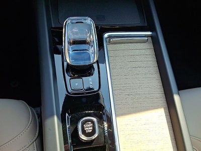 2026 Volvo XC60 B5 AWD Plus
