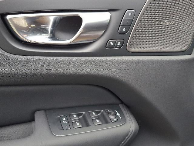2026 Volvo XC60 B5 AWD Plus