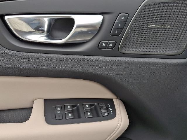 2026 Volvo XC60 B5 AWD Plus