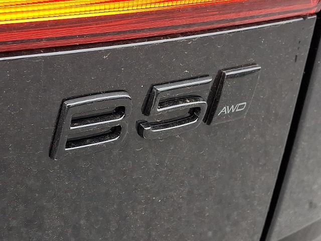 2026 Volvo XC60 B5 AWD Ultra Black Edition
