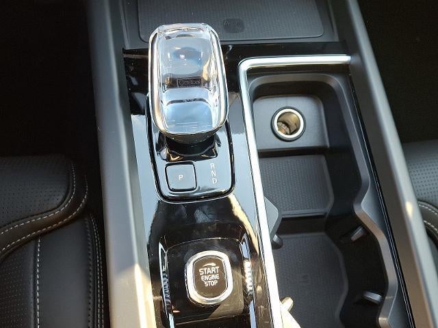 2026 Volvo XC60 B5 AWD Ultra Black Edition