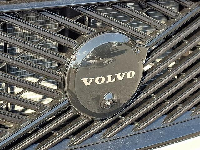 2026 Volvo XC60 B5 AWD Ultra Black Edition