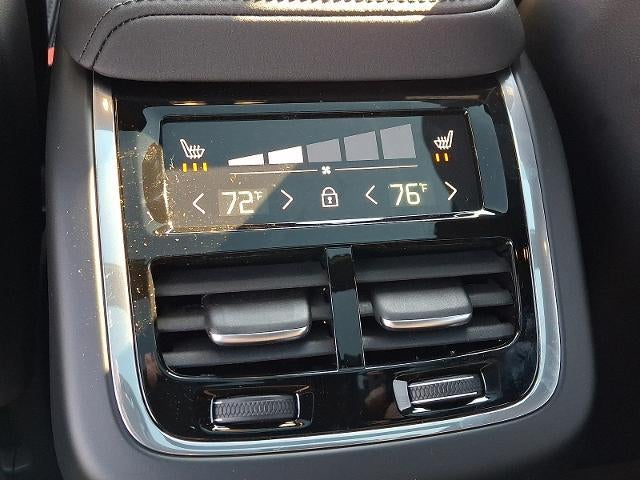 2026 Volvo XC60 B5 AWD Ultra Black Edition