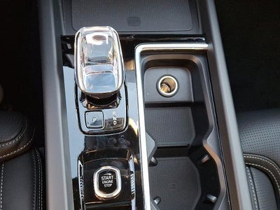 2026 Volvo XC60 B5 AWD Ultra Black Edition