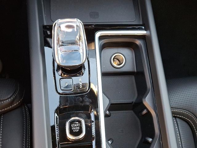 2026 Volvo XC60 B5 AWD Ultra Black Edition