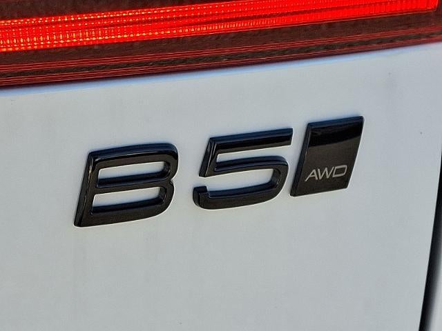 2026 Volvo XC60 B5 AWD Ultra Black Edition