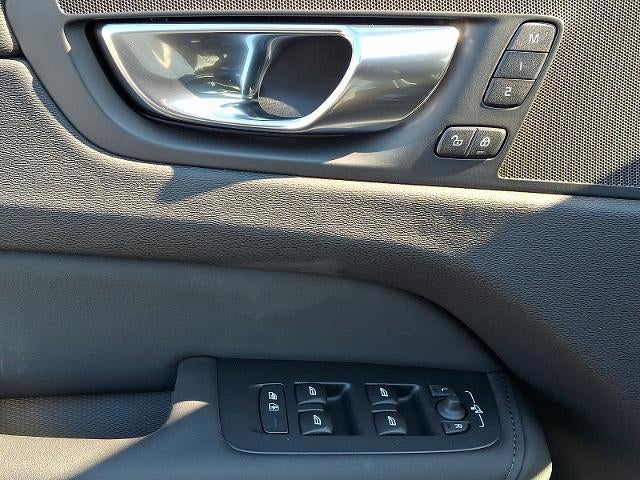 2026 Volvo XC60 B5 AWD Core