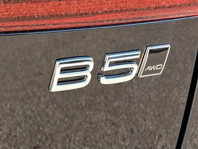 2026 Volvo XC60 B5 AWD Ultra