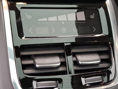 2026 Volvo XC60 B5 AWD Ultra