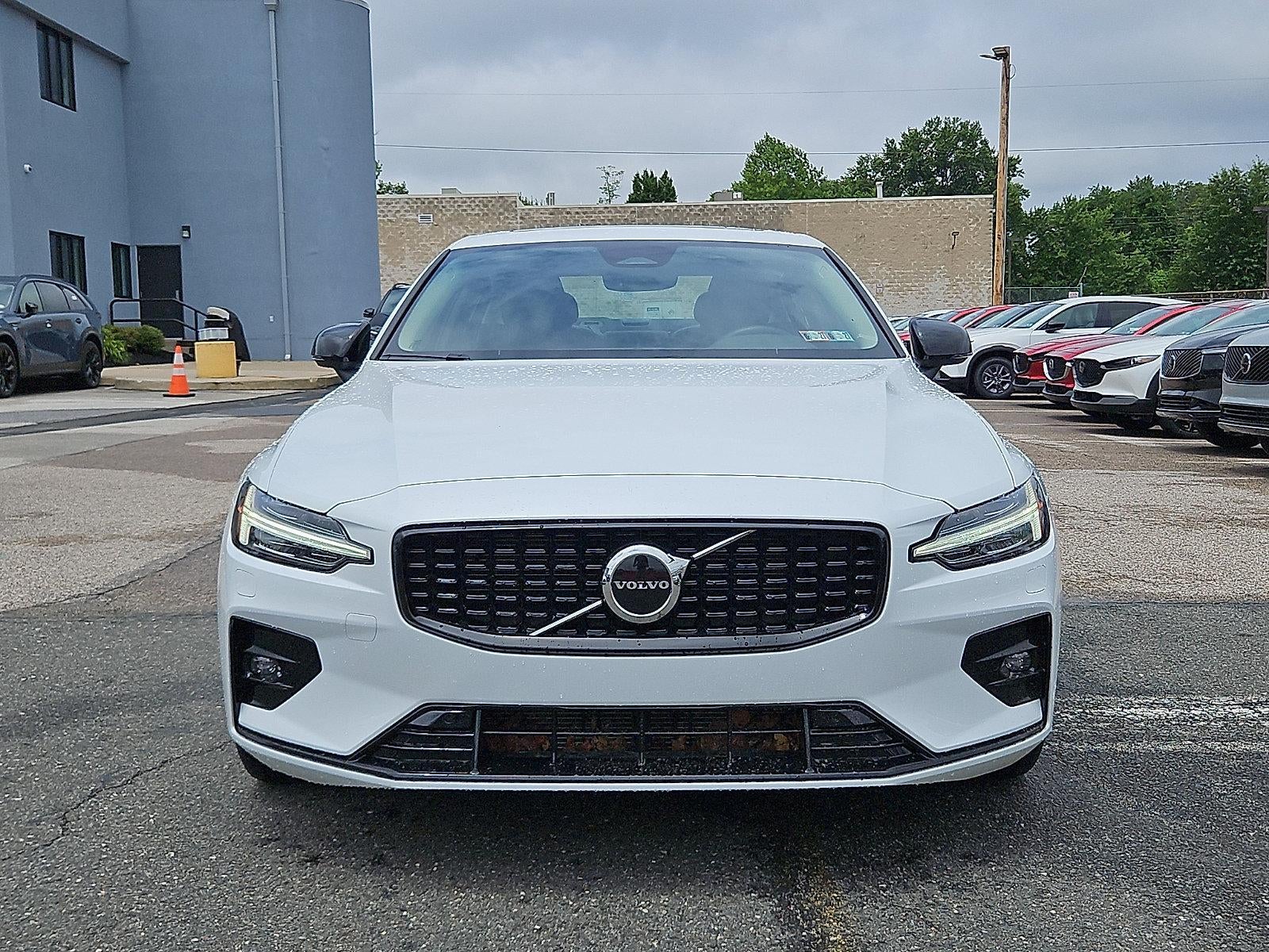 2024 Volvo S60 B5 FWD Core Dark Theme