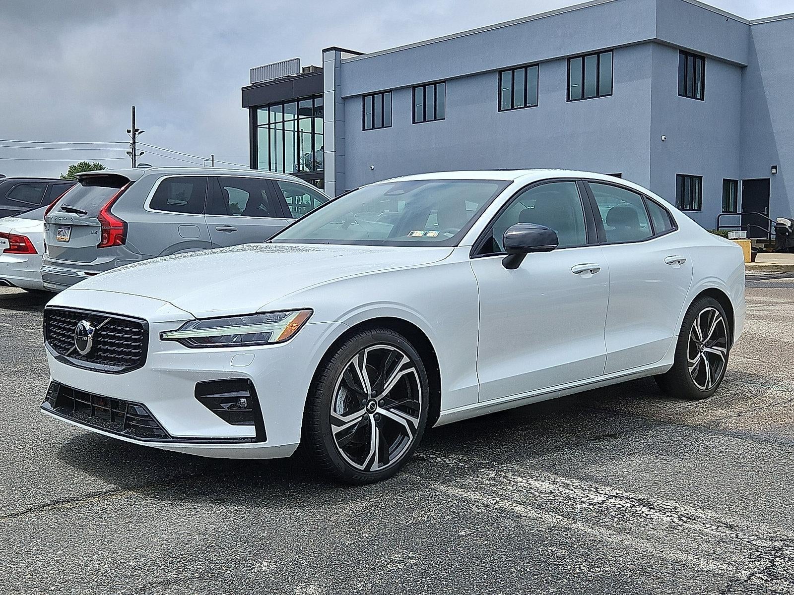 2024 Volvo S60 B5 FWD Core Dark Theme
