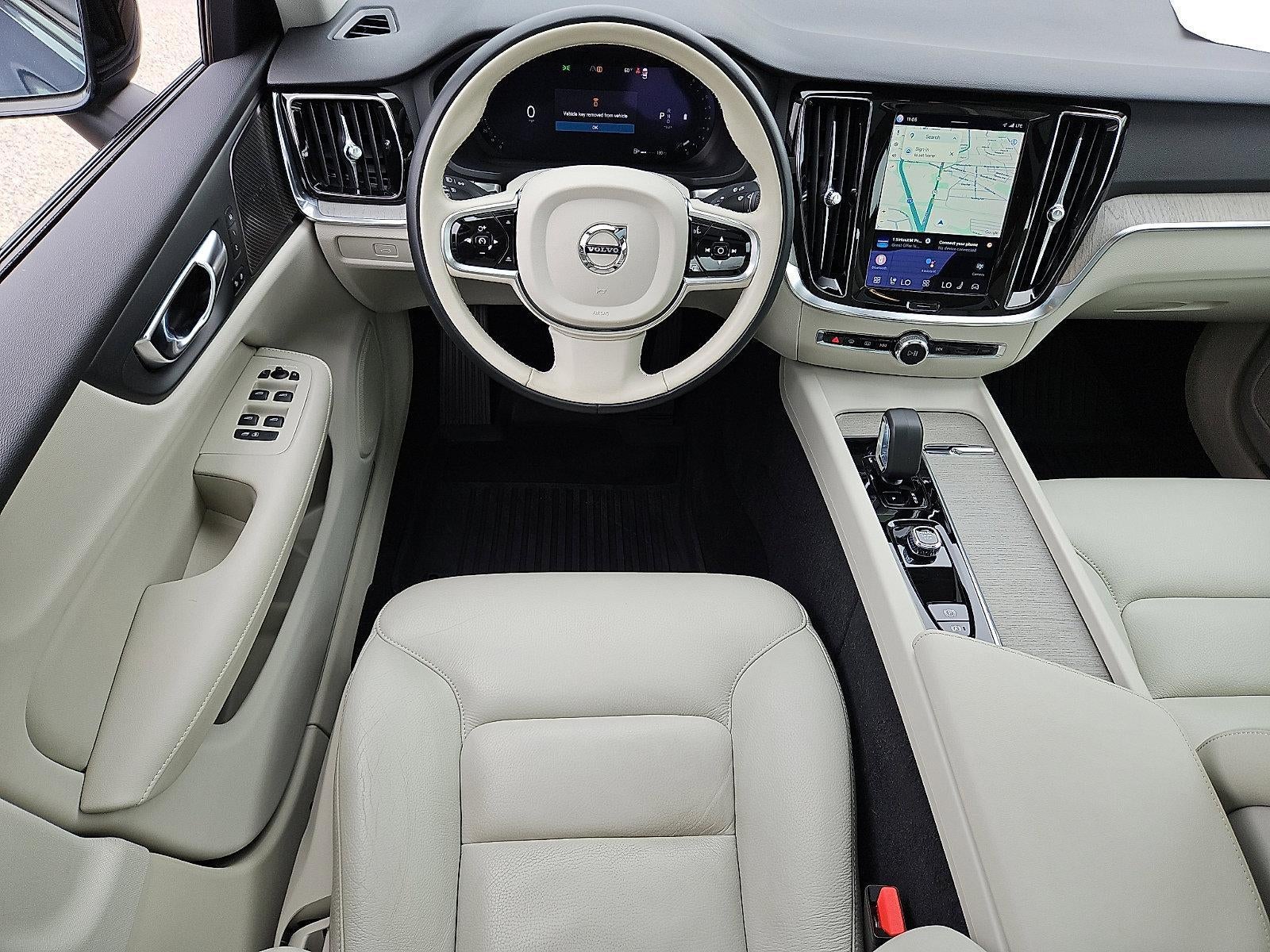 2023 Volvo S60 B5 AWD Plus Dark Theme