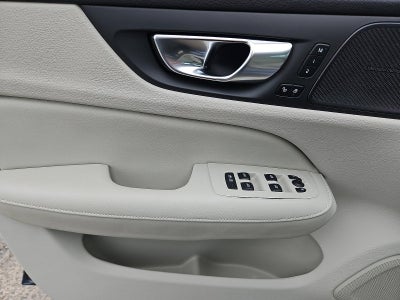 2023 Volvo S60 B5 AWD Plus Dark Theme