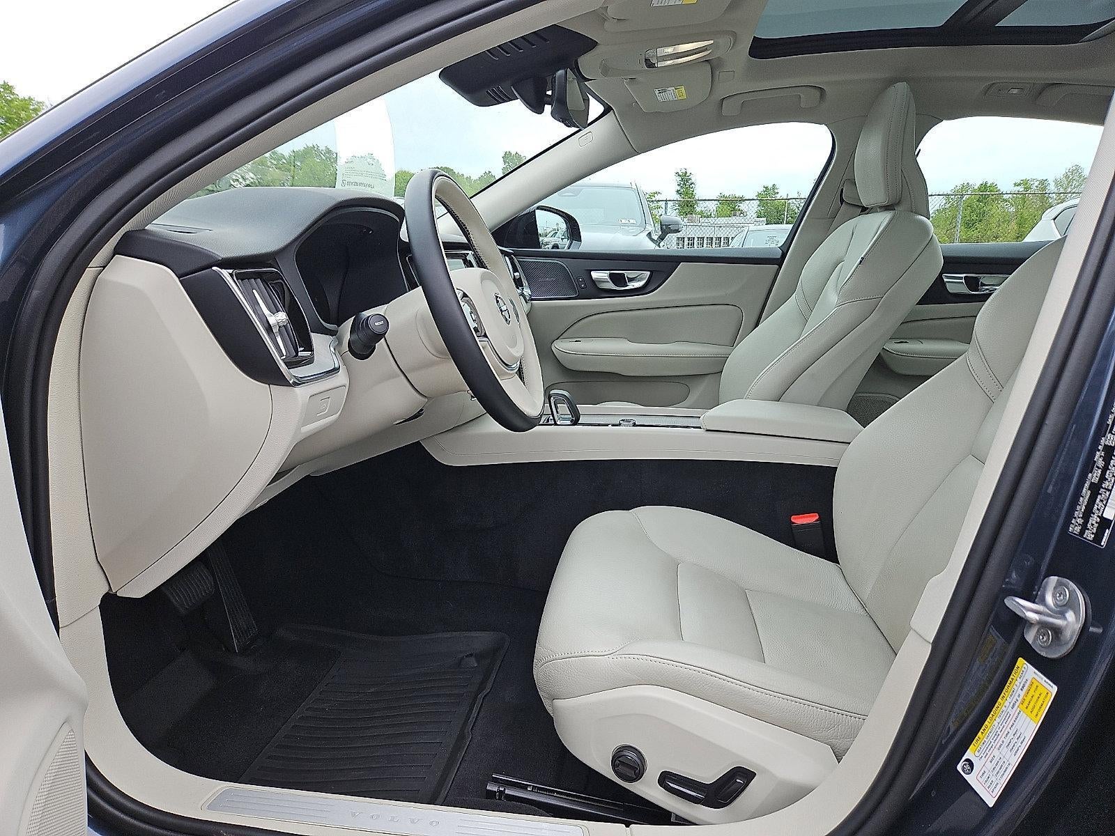 2023 Volvo S60 B5 AWD Plus Dark Theme