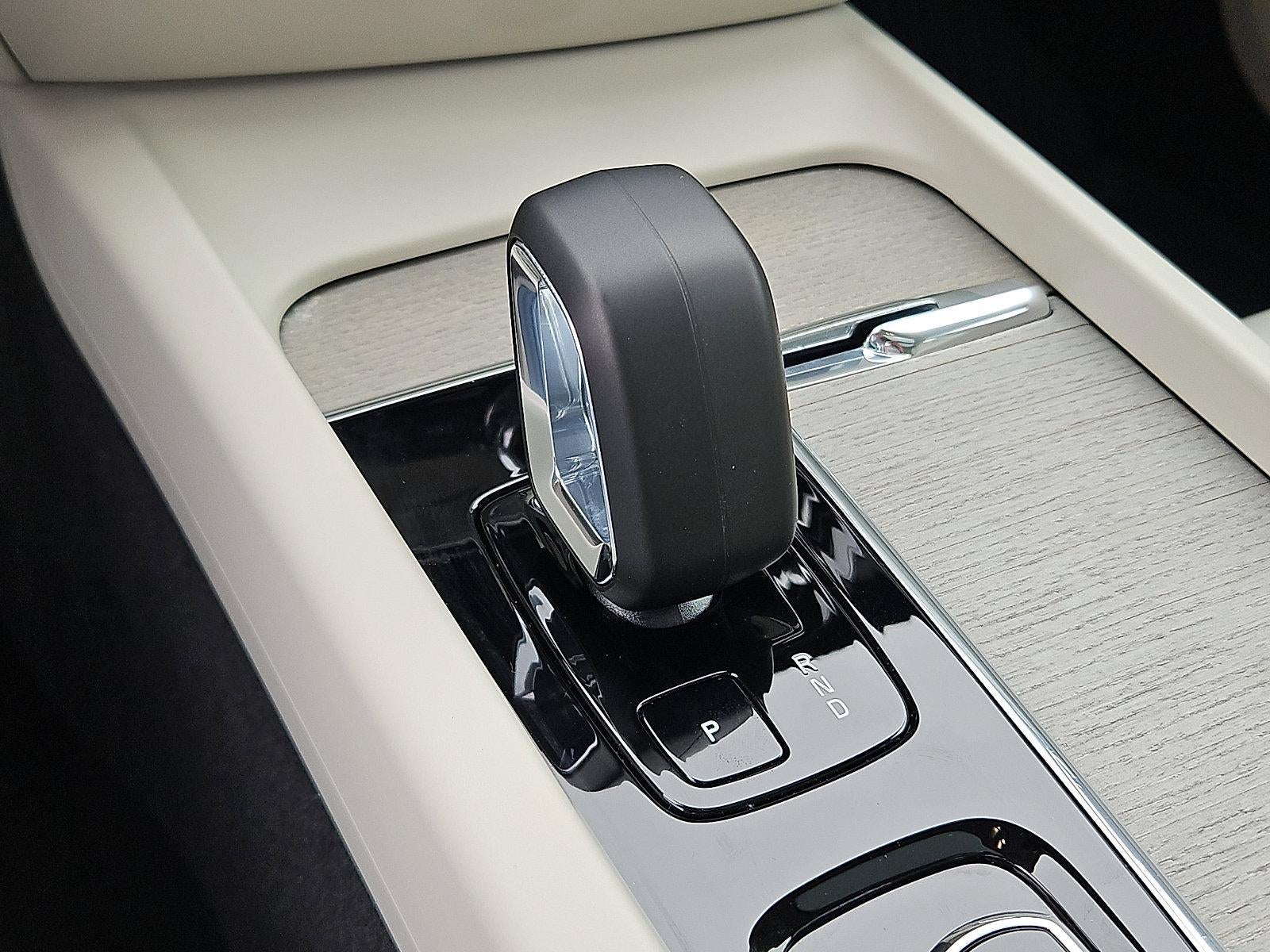 2023 Volvo S60 B5 AWD Plus Dark Theme