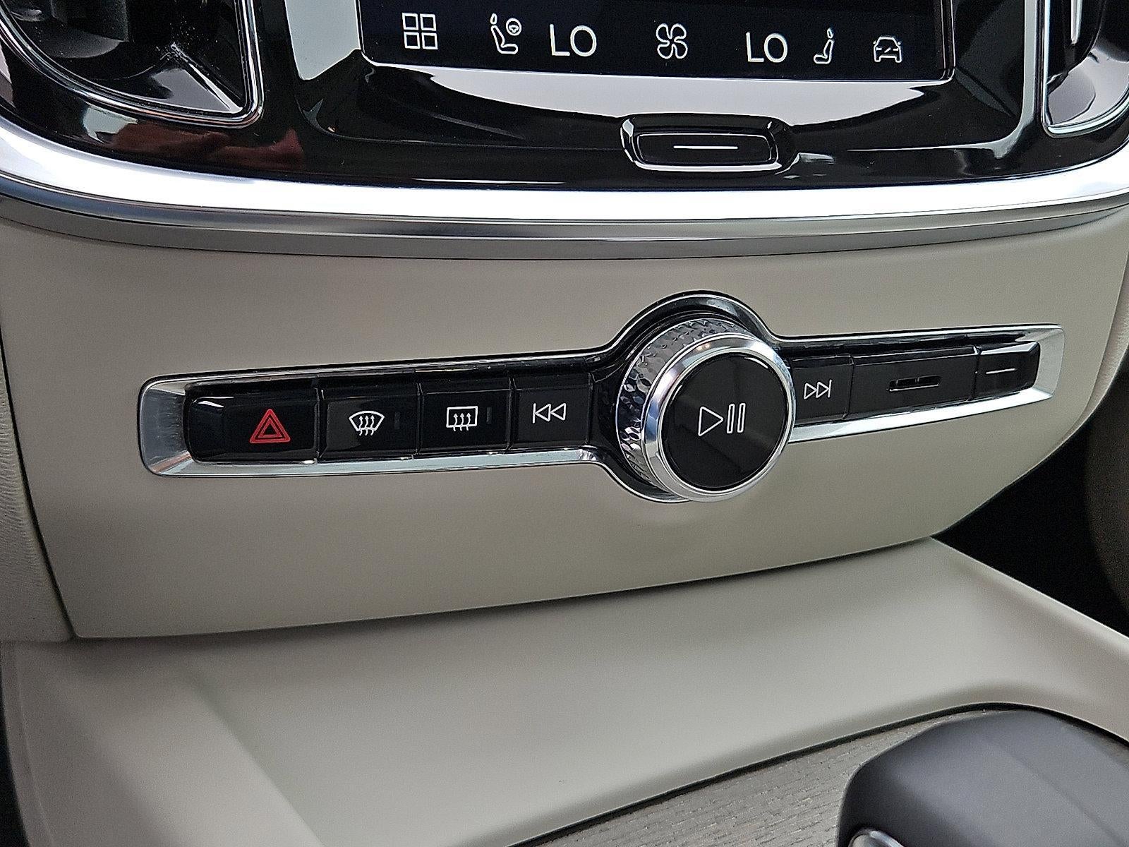 2023 Volvo S60 B5 AWD Plus Dark Theme