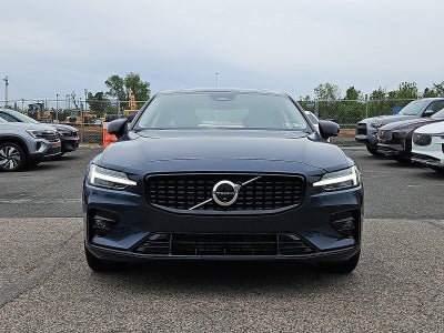 2023 Volvo S60 B5 AWD Plus Dark Theme