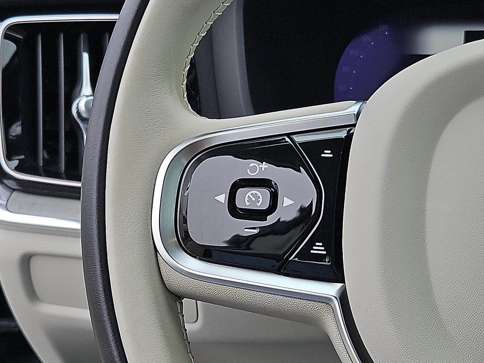 2023 Volvo S60 B5 AWD Plus Dark Theme