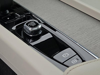 2023 Volvo S60 B5 AWD Plus Dark Theme